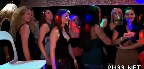  Drunk cheeks engulfing penis in club